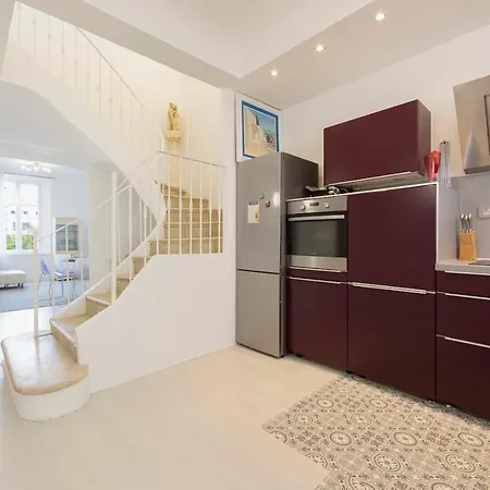 Renovated 100M² Townhouse , In The Heart Of The Old Town Of Antibes * Antibes