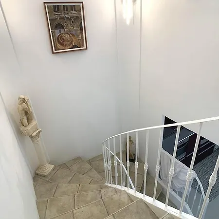 Renovated 100M² Townhouse , In The Heart Of The Old Town Of Antibes * Antibes