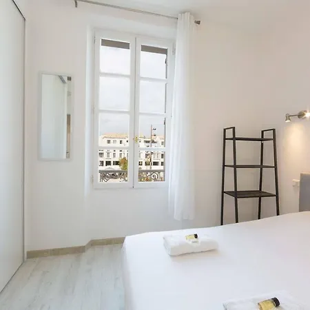 Apartman Renovated 100M² Townhouse , In The Heart Of The Old Town Of Antibes *