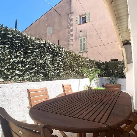 Renovated 100M² Townhouse , In The Heart Of The Old Town Of Antibes *
