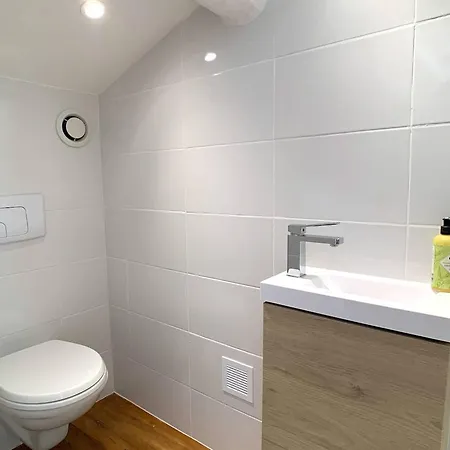 Apartman Renovated 100M² Townhouse , In The Heart Of The Old Town Of Antibes